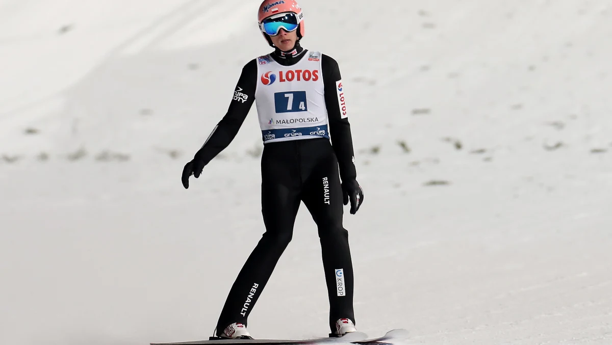 Na niedzielę zaplanowano w Zakopanem indywidualną rywalizację w Pucharze Świata w skokach narciarskich. Faworytem będzie Dawid Kubacki, który w najlepszej trójce plasował się w ośmiu poprzednich konkursach.