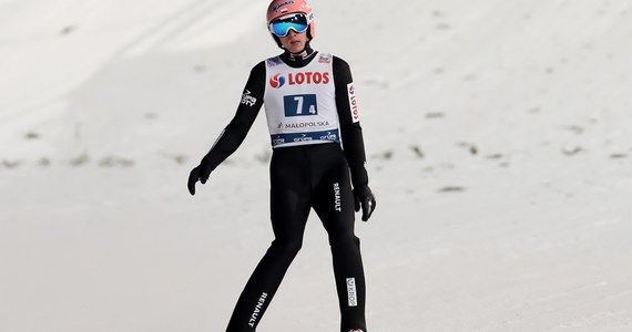 Na niedzielę zaplanowano w Zakopanem indywidualną rywalizację w Pucharze Świata w skokach narciarskich. Faworytem będzie Dawid Kubacki, który w najlepszej trójce plasował się w ośmiu poprzednich konkursach.