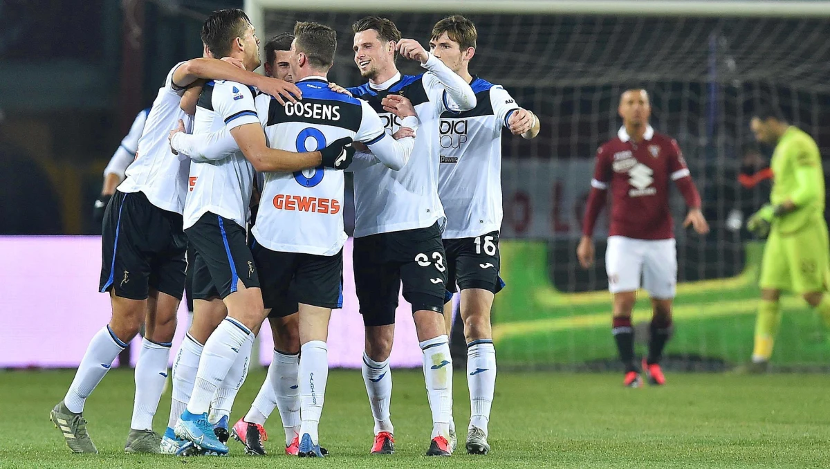 Piłkarze Atalanty Bergamo rozgromili na wyjeździe AC Torino 7:0 w 21. kolejce włoskiej ekstraklasy. Efektowną bramkę z okolic linii środkowej zdobył Słoweniec Josip Ilicic, który popisał się w tym spotkaniu hat-trickiem. Gospodarze kończyli mecz w dziewiątkę.