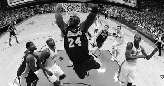 W niedzielę w katastrofie śmigłowca zginął Kobe Bryant, "Czarna Mamba". Były koszykarz ligi NBA całą karierę związany był z Los Angeles Lakers. Wywalczył pięć tytułów mistrzowskich, a przez 20 sezonów zdobył 33 643 punkty i zajmuje czwarte miejsce w klasyfikacji wszech czasów.