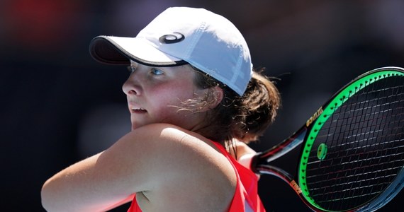 ​Iga Świątek odpadła w 1/8 finału wielkoszlemowego turnieju Australian Open w Melbourne. Polska tenisistka przegrała z rozstawioną z numerem 28. Estonką Anett Kontaveit 7:6 (7-4), 5:7, 5:7.