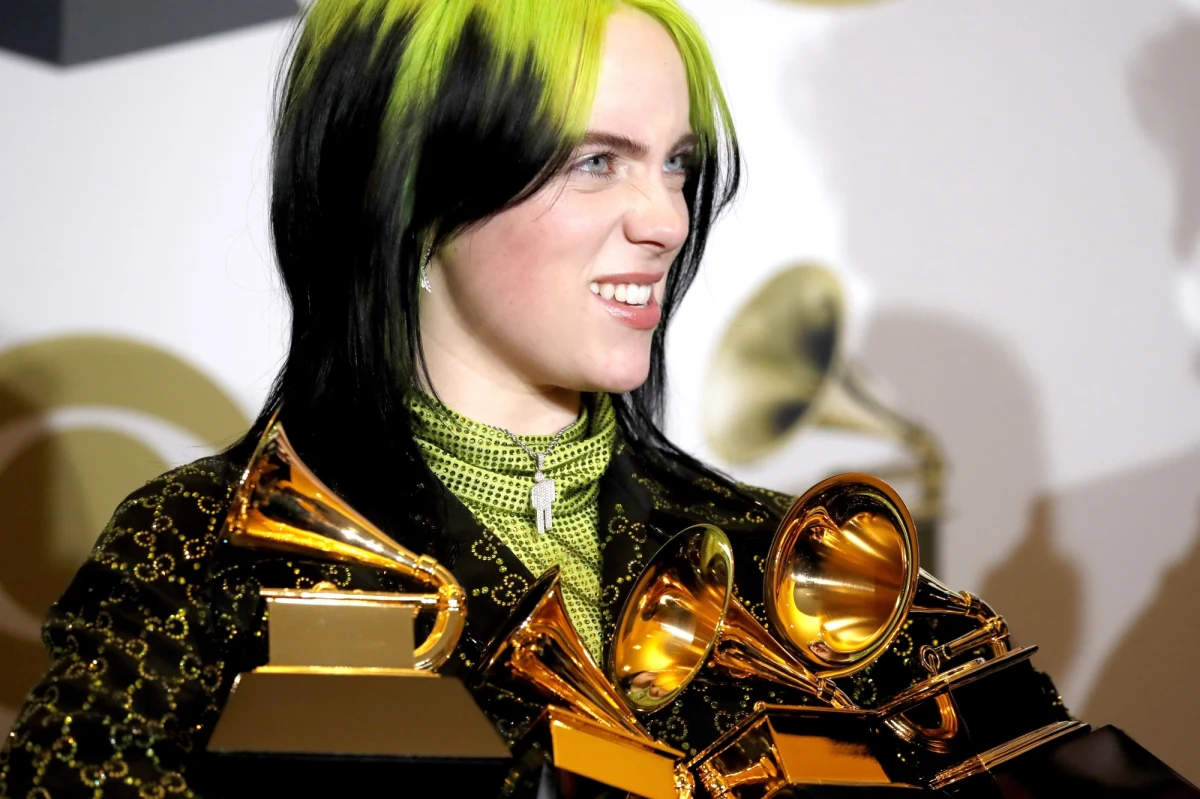 18-letnia piosenkarka Billie Eilish znokautowała rywali podczas ceremonii rozdania nagród Grammy w Los Angeles. Zdobyła je w zaliczanych do najważniejszych kategoriach: Album roku, Piosenka roku, Debiut, a także Nagranie roku oraz Album wokalny pop.