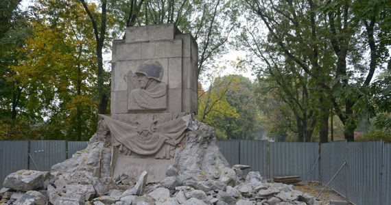 Ambasador Rosji w Warszawie Siergiej Andriejew powiedział dziennikowi "Izwiestija", że Polska stara się teraz "zatuszować" fakt, iż została "ocalona przez Armię Czerwoną", a politycy "starają się rzadziej" mówić o tym, że Armia Czerwona wyzwoliła Auschwitz.
