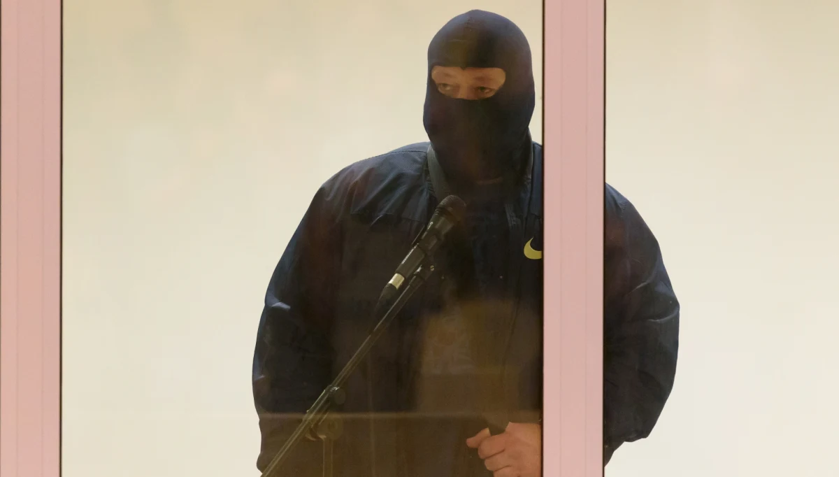 Prokurator skierował do sądu akt oskarżenia przeciwko Jarosławowi Ł. ps. "Masa", Zbigniewowi G. - byłemu naczelnikowi wydziału wywiadu kryminalnego jednej z komend wojewódzkich policji oraz 20 innym osobom - poinformowała w poniedziałek PAP rzeczniczka Prokuratury Krajowej Ewa Bialik.