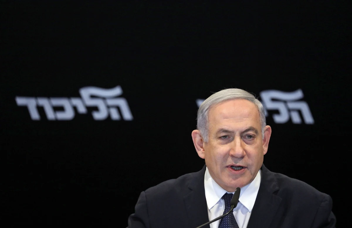 Szef rządu izraelskiego Benjamin Netanjahu oświadczył na Facebooku, że wycofuje z parlamentu swój wniosek dotyczący immunitetu chroniącego go przed ściganiem na podstawie stawianych mu zarzutów korupcyjnych. Swoje oświadczenie izraelski premier opublikował na kilka godzin przed debatą w Knesecie na temat utworzenia komisji, która miałaby dyskutować nad wnioskiem Netanjahu o przyznanie mu immunitetu.