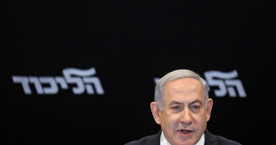 Szef rządu izraelskiego Benjamin Netanjahu oświadczył na Facebooku, że wycofuje z parlamentu swój wniosek dotyczący immunitetu chroniącego go przed ściganiem na podstawie stawianych mu zarzutów korupcyjnych. Swoje oświadczenie izraelski premier opublikował na kilka godzin przed debatą w Knesecie na temat utworzenia komisji, która miałaby dyskutować nad wnioskiem Netanjahu o przyznanie mu immunitetu.
