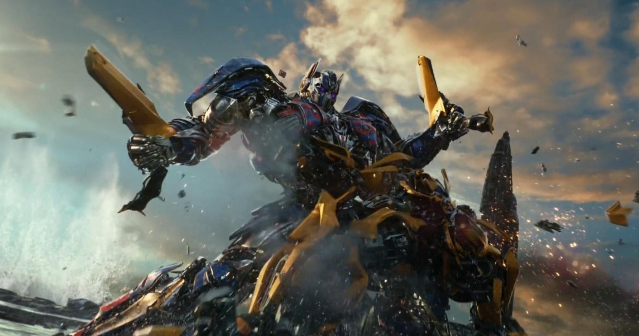Nie jedna, ale od razu dwie nowe części serii o Transformersach powinny trafić w najbliższej przyszłości na duży ekran. Jak podaje portal "Variety", trwają prace nad scenariuszami dwóch różnych filmów. Jeden z nich pisze James Vanderbilt, drugi Joby Harold.