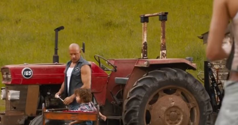 Dominic Toretto (w tej roli Vin Diesel) staje przed najtrudniejszym zadaniem, jakiemu kiedykolwiek przyszło stawić mu czoła. Zostane ojcem! W opublikowanym właśnie teaserze filmu "Szybcy i wściekli 9" widzimy Toretto, który u boku ukochanej Letty (Michelle Rodriguez) wiedzie beztroskie życie głowy rodziny. Premiera pełnego zwiastuna już w najbliższy piątek, 31 stycznia. Film trafi na ekrany kin 22 maja tego roku.