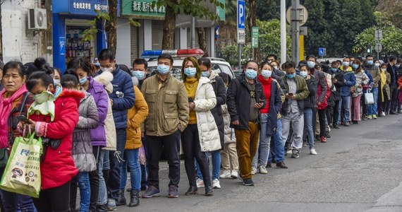 Światowa Organizacja Zdrowia (WHO) nie ogłosiła stanu zagrożenia zdrowia publicznego w związku z epidemią koronawirusa, gdyż uległa naciskom Chin - twierdzi w najnowszym numerze francuski dziennik "Le Monde".