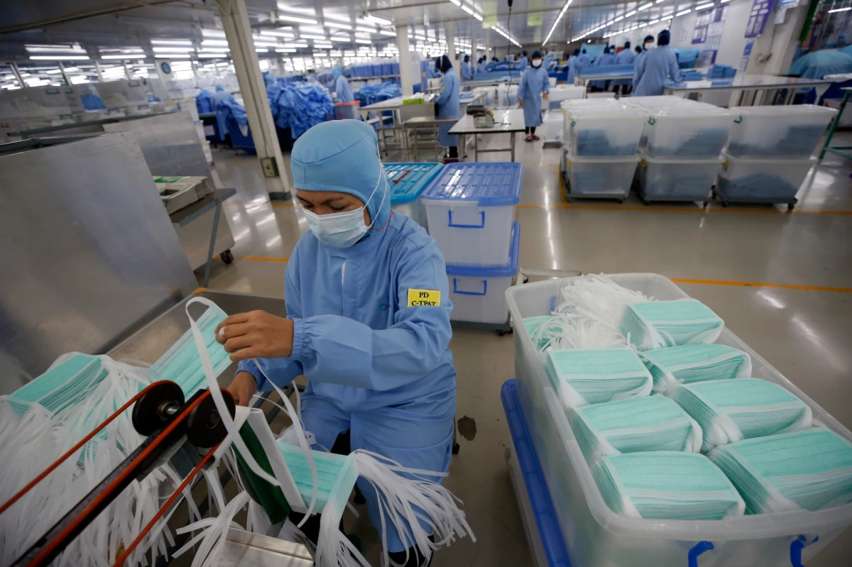 Kolejne trzy osoby trafiły do Pomorskiego Centrum Chorób Zakaźnych i Gruźlicy w Gdańsku w związku z podejrzeniem koronawirusa. Mężczyźni wracający z podróży do Chin zgłosili się do służb lotniska. Jak poinformowała rzeczniczka Pomorskich Szpitali "mężczyźni nie wymagają hospitalizacji". Do szpitala trafił również mieszkający od 13 lat w Polsce obywatel Chin, który wrócił niedawno z Wuhan. Przebywa on w Wojewódzkim Szpitalu Specjalistycznym im. J. Gromkowskiego we Wrocławiu. Pacjent jest diagnozowany w kierunku grypy lub koronawirusa.