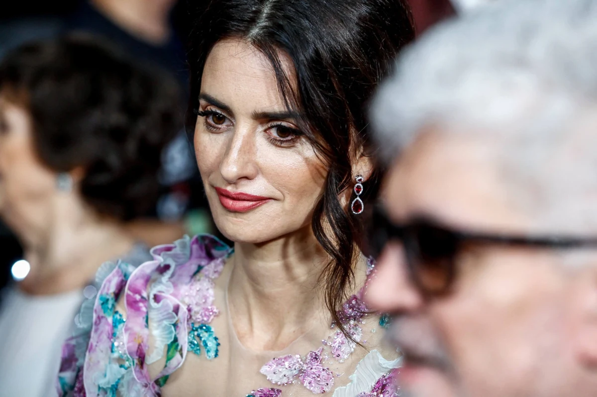 Organizatorzy oscarowej gali ujawnili nazwiska kolejnych gwiazd, które wystąpią na ceremonii w roli prezenterów i będą wręczać statuetki. Są wśród nich m.in. Penélope Cruz i Diane Keaton.