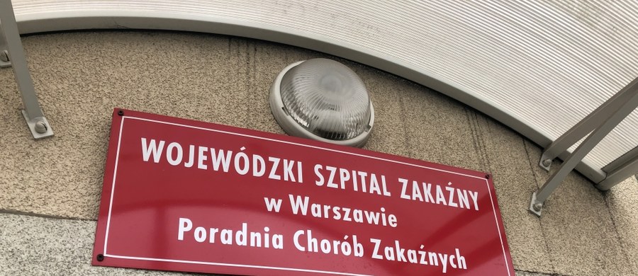 Pięćdziesiąt miejsc w izolatkach jest przygotowanych w największym szpitalu zakaźnym w Polsce. Chodzi o Wojewódzki Szpital Zakaźny w Warszawie. 