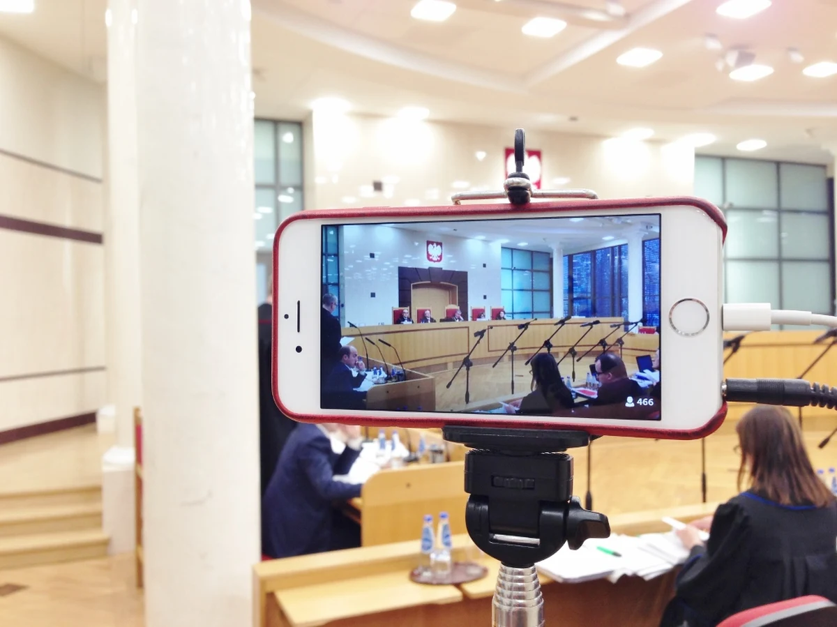 Krajowa Rada Sądownictwa wybrała właśnie kandydatów, których rekomenduje prezydentowi na stanowiska sędziów Izby Dyscyplinarnej Sądu Najwyższego. Wcześniej rada odrzuciła wniosek o odroczenie wyboru do czasu wyroku Trybunału Konstytucyjnego w sprawie sporu kompetencyjnego, związanego z działaniem Rady.