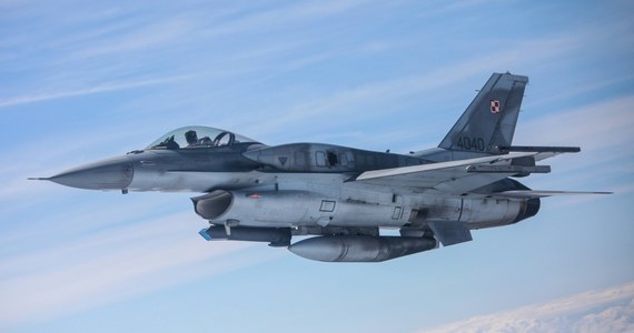 Dwa samoloty bojowe F-16 zostały skasowane, a wiele jest wykorzystywanych jako dawcy części do innych maszyn – donoszą źródła Onetu. Według informacji portalu zdolna do lotu jest niewielka liczba myśliwców. Ministerstwo Obrony Narodowej chwali się wysoką realizacją planów lotu, ale na pytania o skasowane F-16 i liczbę maszyn zdolnych do latania nie odpowiada.