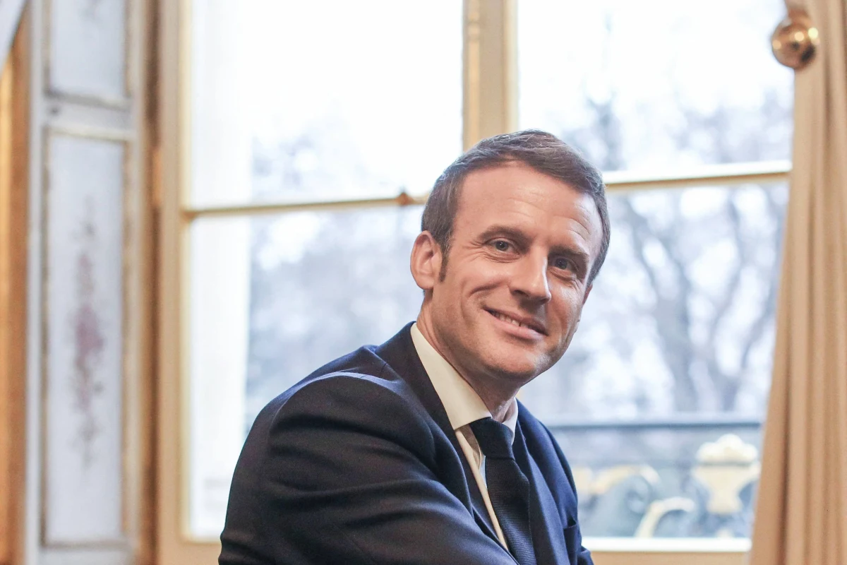 Prezydent Francji Emmanuel Macron od poniedziałku będzie przebywał z dwudniową oficjalną wizytą w Polsce. Spotka się z prezydentem Andrzejem Dudą oraz z premierem Mateuszem Morawieckim. Głównymi tematami rozmów Macrona i Dudy będą: NATO, relacje z Ukrainą oraz przyszłość Trójkąta Weimarskiego.