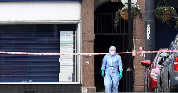 Organizacja dżihadystyczna Państwo Islamskie (IS) przyznała się w poniedziałek do niedzielnego ataku z użyciem noża w południowym Londynie. Jego sprawca ranił nożem dwie osoby i został zastrzelony przez policję.