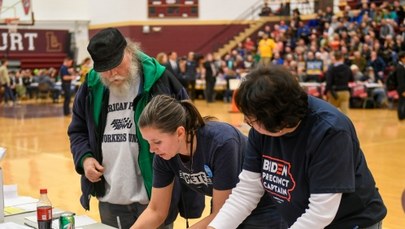 Prawybory w USA. Demokraci mają problem z policzeniem głosów