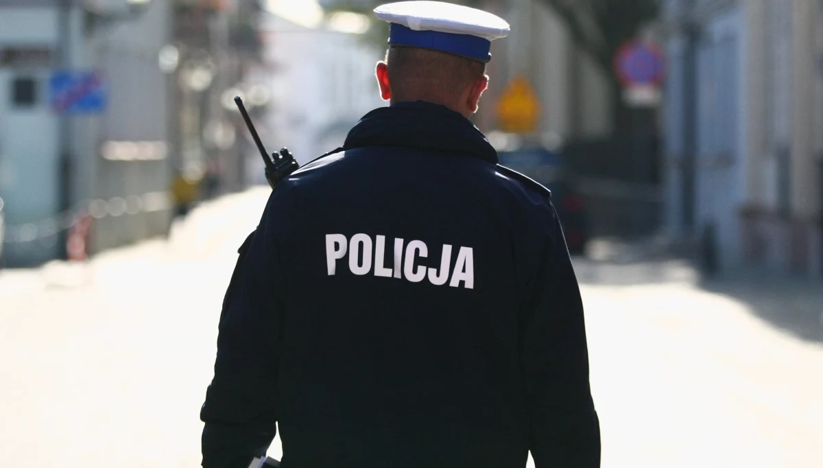 ​Powodem była chęć zemsty na rówieśnikach, inspiracją - masakra w Columbine High School. Czterech uczniów praskiego technikum w wieku od 15 do 17 lat, którzy mieli planować zamach w swej szkole, zatrzymali policjanci z wydziału terroru kryminalnego Komendy Stołecznej Policji. Wobec jednego z zatrzymanych sąd orzekł umieszczenie w schronisku dla nieletnich, drugi ma kuratora, pozostali dwaj bez orzekania żadnych środków zostali wypuszczeni do domu.