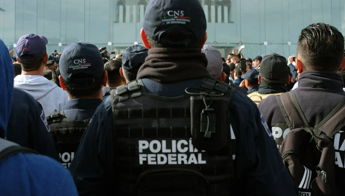 Dziewięć osób, w tym troje dzieci w wieku 12, 13 i 14 lat, zginęło w ataku czterech napastników na salon gier w mieście Uruapan w Meksyku - poinformowała prokuratura stanu Michoacan.