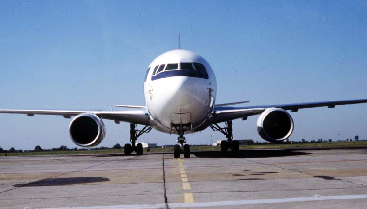 Pasażer jednego z lotów boeinga 767 z Kanady na Jamajkę skłamał obsłudze samolotu, że jest zakażony koronawirusem - poinformowała kanadyjska policja. Załoga musiała zawrócić maszynę na lotnisko w Toronto, a 29-letni Kanadyjczyk został aresztowany i 9 marca stanie przed sądem. 