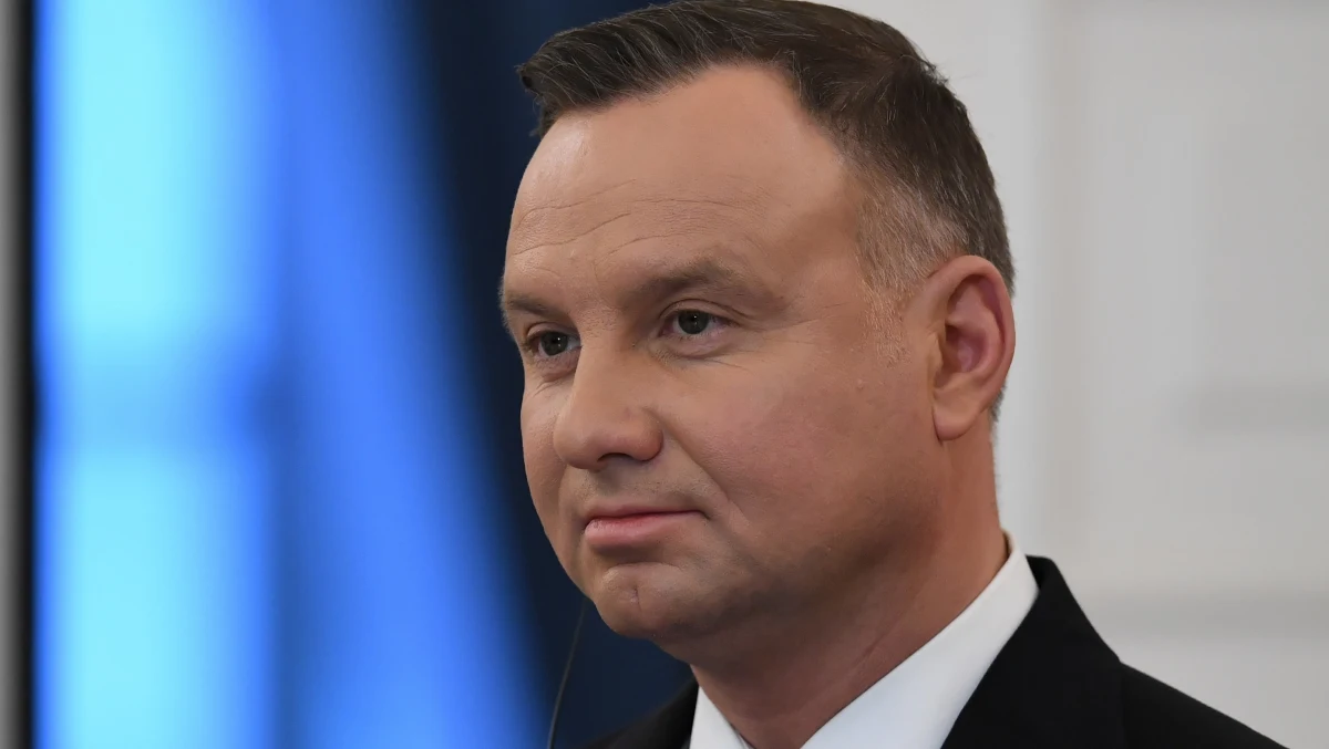 W południe marszałek Sejmu Elżbieta Witek ogłosi oficjalnie datę wyborów prezydenckich. Najpewniej będzie to 10 maja. Jeszcze w tym tygodniu walkę o reelekcję może oficjalnie ogłosić Andrzej Duda. Z nieoficjalnych źródeł wiemy, że trwają ostatnie prace nad tym, jak będzie wyglądał sztab urzędującego prezydenta. Znajdą się w nim osoby z otoczenia prezydenta, premiera i prezesa PiS. 