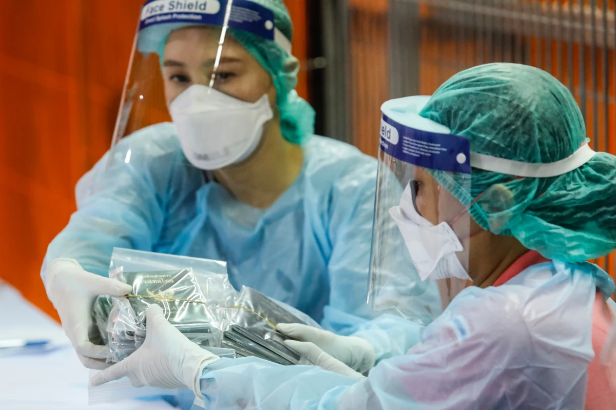 ​W Brukseli zakończyła się piąta telekonferencja unijnego Komitetu ds. Bezpieczeństwa Zdrowia na temat epidemii koronawirusa. Jak donosi dziennikarka RMF FM Katarzyna Szymańska-Borginon stwierdzono, że "ograniczone informacje o epidemii i epidemiologii wciąż są wyzwaniem". Rozmowy dotyczyły między innymi ewentualnego ujednolicenia niektórych praktyk stosowanych przez linie lotnicze, w tym wykorzystywania informacji dotyczących lokalizacji pasażerów.