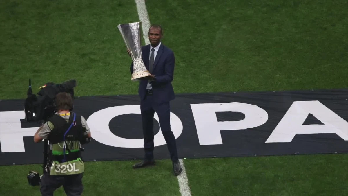 Trzęsienie ziemi w Barcelonie. Leo Messi skrytykował dyrektora sportowego klubu - Erica Abidala. We wtorkowym wydaniu "Sportu" pojawił się wywiad z Abidalem, który skrytykował zawodników. Uznał, że gdy trenerem zespołu był Ernesto Valverde, to nie wszyscy piłkarze dawali z siebie wszystko. Głos w tej sprawie za pośrednictwem Instagrama zabrał Leo Messi.