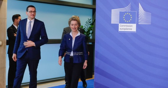 "Premier Morawiecki nie uniknie w Brukseli pytań o ustawę dyscyplinującą sędziów i kwestie praworządności" - powiedział dziennikarce RMF FM rozmówca w Komisji Europejskiej. Dzisiaj o godzinie 19:00 premier Mateusz Morawiecki spotyka się w Brukseli z szefową KE Ursulą von der Leyen. Oficjalnie zarówno strona polska jak i KE twierdzą, że tematem będzie głównie unijny budżet i szczyt UE w tej sprawie zaplanowany na 20 lutego. 