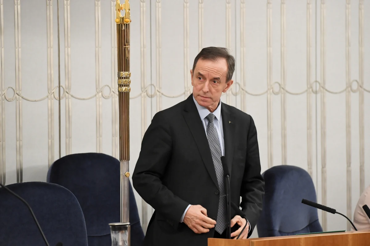 "Sądzę, że jeśli zostanie udowodnione panu prezydentowi złamanie konstytucji, a nawet jego nauczyciel twierdzi, że zdarzyło mu się to bodajże siedem razy, to prawdopodobieństwo postawienia prezydenta przed Trybunałem Stanu jest bardzo wysokie" - mówi marszałek Senatu w RMF FM w rozmowie o zaostrzającym się sporze o sądy. Tomasz Grodzki w rozmowie z naszym dziennikarzem Patrykiem Michalskim odniósł się również do pisma Julii Przyłębskiej, w którym poinformowała, że nie pojawi się w Senacie, żeby przedstawić coroczną informację na temat działania Trybunału Konstytucyjnego, co tłumaczy "koniecznością ochrony TK przed (...) publicznym podważaniem jego konstytucyjnej pozycji".