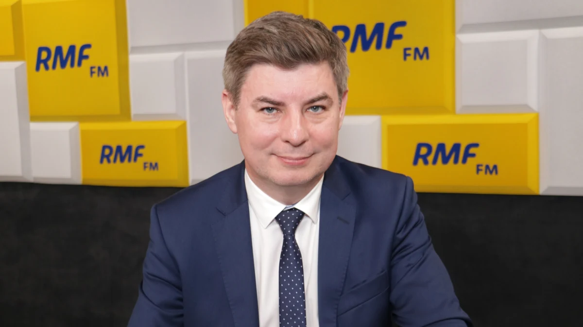 „Jeśli w tych debatach nie będzie brał udziału urzędujący prezydent, główny pretendent - według sondaży - do fotela prezydenta, to trudno mówić o debacie” – tak na pytanie o to, czy Małgorzata Kidawa-Błońska weźmie udział w debacie prezydenckiej przed pierwszą turą wyborów odpowiedział w Popołudniowej rozmowie w RMF FM Jan Grabiec. Gdy Marcin Zaborski przypomniał posłowi KO, że pięć lat temu Bronisław Komorowski nie brał udziału w debatach przed I turą, rzecznik PO stwierdził: 'Dzisiaj ta decyzja jest decyzją Andrzeja Dudy. W zależności od tej decyzji będą się układały decyzje poszczególnych sztabów".