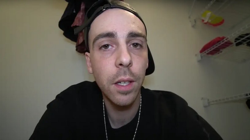 Kanadyjski youtuber JayStation został aresztowany za napad z bronią ręku - poinformowała policja w Toronto. Do zdarzenia doszło niedługo po tym, jak mężczyzna ujawnił, że sfingował śmierć swojej dziewczyny, by zyskać nowych subskrybentów swego kanału.
