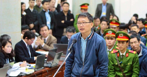 Słowacja wydaliła dyplomatę z Wietnamu oskarżanego o porwanie wietnamskiego biznesmena - podaje w czwartek Reuters. Trinh Xuan Thanh został wywieziony z Niemiec przez Słowację do Wietnamu, gdzie skazano go na dożywocie za naruszenie przepisów państwowych i malwersacje.