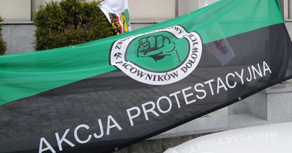 Związkowcy i zarząd Polskiej Grupy Górniczej, przy udziale wicepremiera Jacka Sasina, wypracowali porozumienie ws. zasad wypłaty nagrody rocznej - tzw. czternastej pensji - za 2019 rok. Nie osiągnięto porozumienia w sprawie postulowanego przez związkowców wzrostu płac.