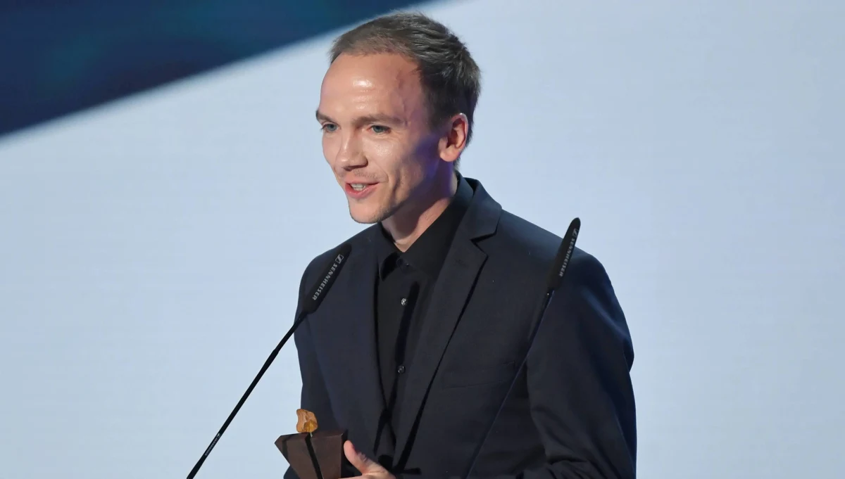 ​W połowie stycznia reżyser Jan Komasa zasłabł przed przedpremierowym pokazem "Bożego Ciała" w Stanach Zjednoczonych. Dzisiaj twórca w rozmowie z RMF FM zdradza, że chodziło o problemy z kamieniami nerkowymi.