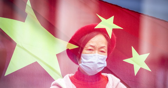 Walka z epidemią koronawirusa w Chinach weszła w "drugą fazę". 14 chińskich miast i prowincji znajdujących się poza pierwotnym ogniskiem choroby wprowadziło już system zarządzania zamkniętego, wzmacniając środki zapobiegawcze - podały w piątek chińskie media.