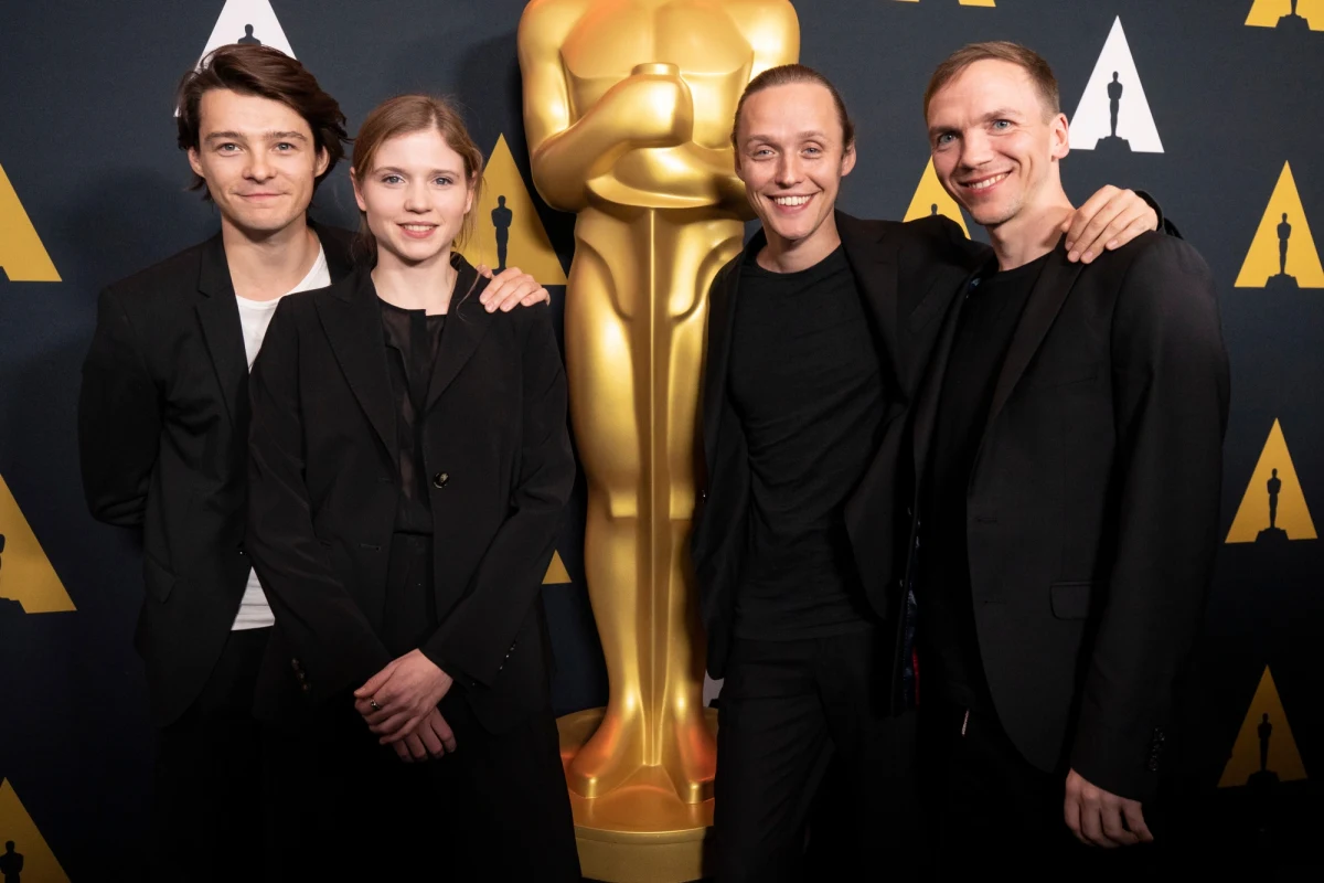 Wielkie odliczanie do 92. ceremonii rozdania Oscarów wchodzi w decydującą fazę. W "Fabryce Snów" odbywają się liczne przedoscarowe spotkania - m.in. z twórcami obrazów nominowanych w kategorii najlepszy film międzynarodowy. W tym ostatnim wydarzeniu uczestniczyła m.in. ekipa "Bożego Ciała" wyreżyserowanego przez Jana Komasę. Przygotowania do najważniejszej filmowej nocy w roku obserwuje amerykański korespondent RMF FM Paweł Żuchowski. 