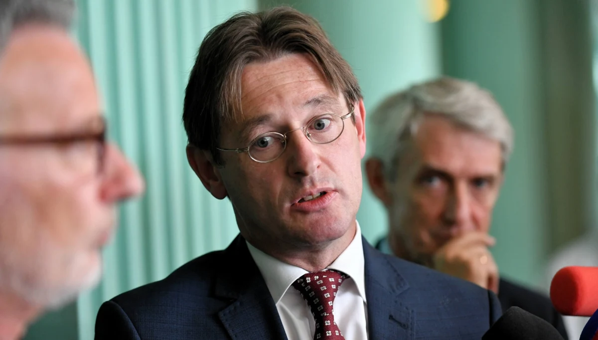 Prezesi najważniejszych europejskich stowarzyszeń sędziowskich wezwali Komisję Europejską do natychmiastowego wystąpienia o środki tymczasowe po podpisaniu ustawy dyscyplinującej przez Andrzeja Dudę. Taki apel - wiceszefowej Komisji Europejskiej Vierze Jourowej oraz komisarzowi ds. sprawiedliwości Didierowi Reyndersowi - przekazali w ubiegłym tygodniu szefowie: Sieci Prezesów Sądów Najwyższych Unii Europejskiej Jean-Claude Wiwenius, Europejskiego Stowarzyszenia Sędziów Jose Igreja Matos oraz Europejskiej Sieci Rad Sądownictwa Kees Sterk.