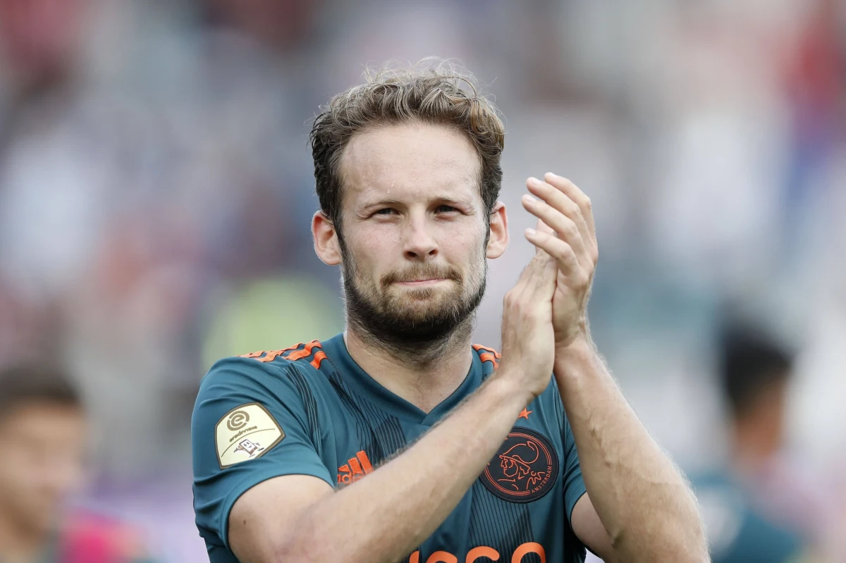 Daley Blind – reprezentant Holandii i piłkarz Ajaxu Amsterdam, który pauzował po tym, jak w grudniu przeszedł operację wszczepienia kardiowertera-defibrylatora mającego regulować pracę serca, wraca do zespołu. Może już zagrać w niedzielnym meczu przeciw Utrechtowi.