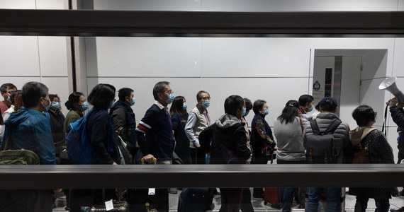 Ponad 200 osób sprowadzonych z dotkniętego epidemią koronawirusa chińskiego miasta Wuhan wylądowało w niedzielę w Wielkiej Brytanii. To druga i ostatnia ewakuacja samolotem, wyczarterowanym przez brytyjski rząd.