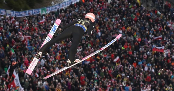 Trener Michal Dolezal powołał siedmiu skoczków na konkursy PŚ w lotach narciarskich, które 15 i 16 lutego odbędą się w austriackim Bad Mitterndorf. Na Kulm wystąpią: Kamil Stoch, Dawid Kubacki, Piotr Żyła, Jakub Wolny, Aleksander Zniszczoł, Klemens Murańka i Andrzej Stękała.