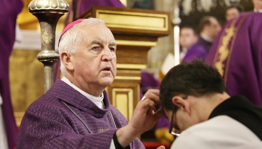 Bp Jan Szkodoń opuścił Archidiecezję Krakowską. W tle oskarżenie o