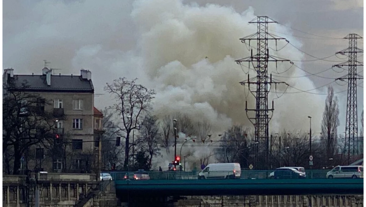 Pożar przy ulicy Podgórskiej w Krakowie. Pali się tam pustostan.