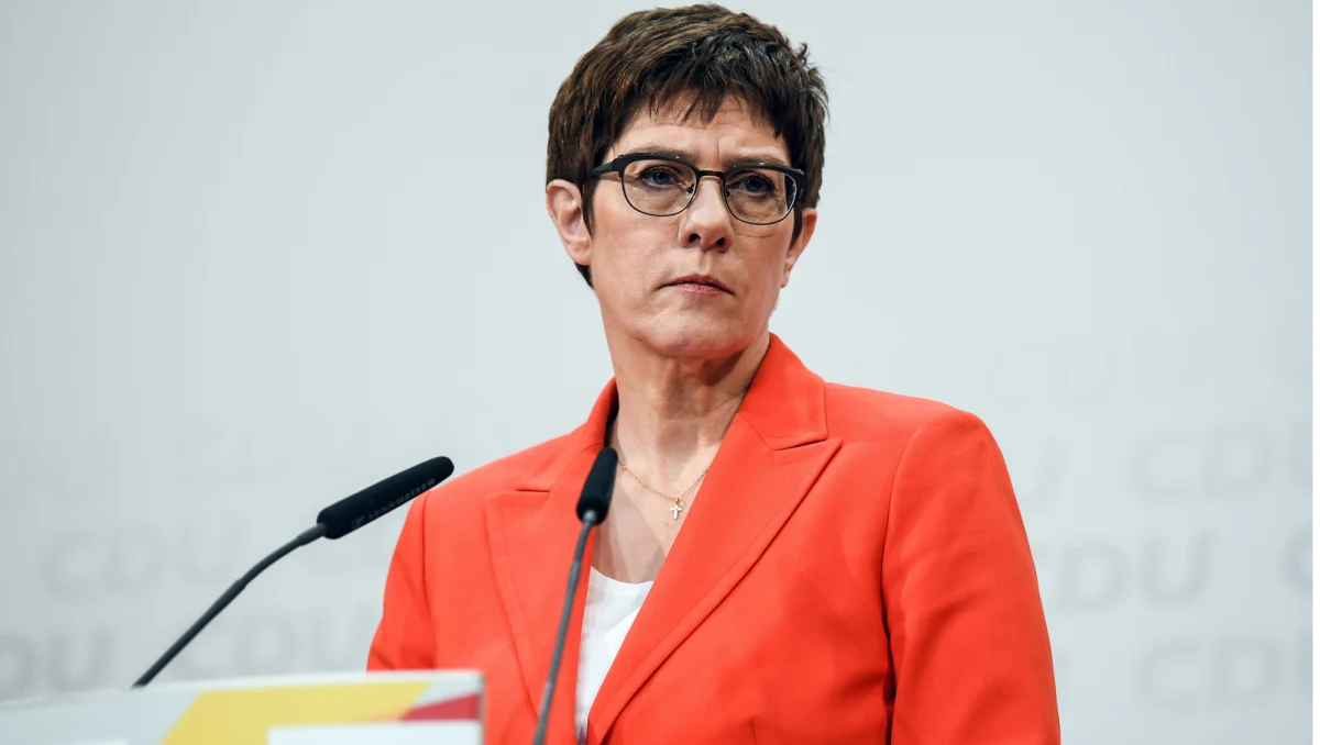 Szefowa Unii Chrześcijańsko-Demokratycznej (CDU) Annegret Kramp-Karrenbauer zapowiedziała, że nie będzie ubiegać się o urząd kanclerza Niemiec w przyszłorocznych wyborach - poinformował w poniedziałek rzecznik CDU.