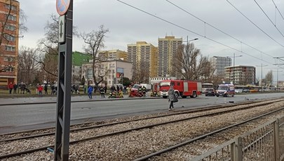 Warszawa: Groźny wypadek na ul. Grochowskiej. Dwie osoby są ranne