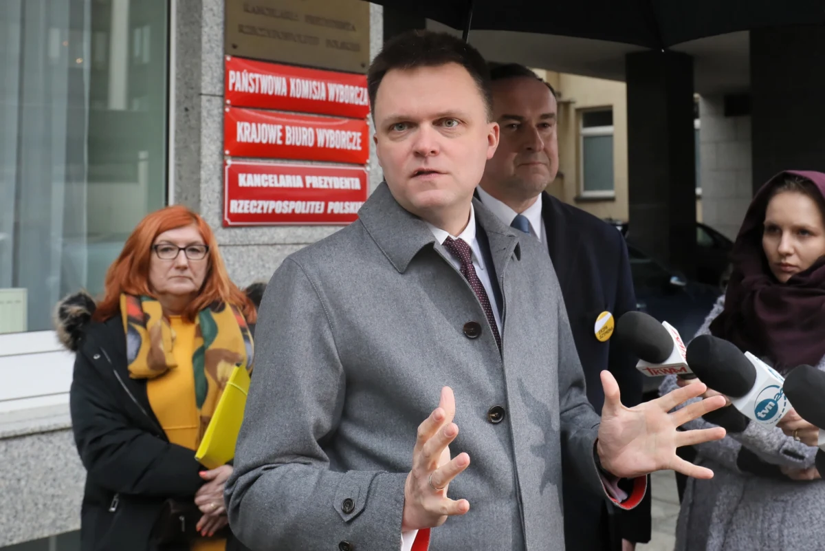 Sztabowcy kandydata na prezydenta Szymona Hołowni złożyli w poniedziałek do Państwowej Komisji Wyborczej dokumenty wraz z tysiącem podpisów, koniecznymi do zarejestrowania jego komitetu wyborczego.