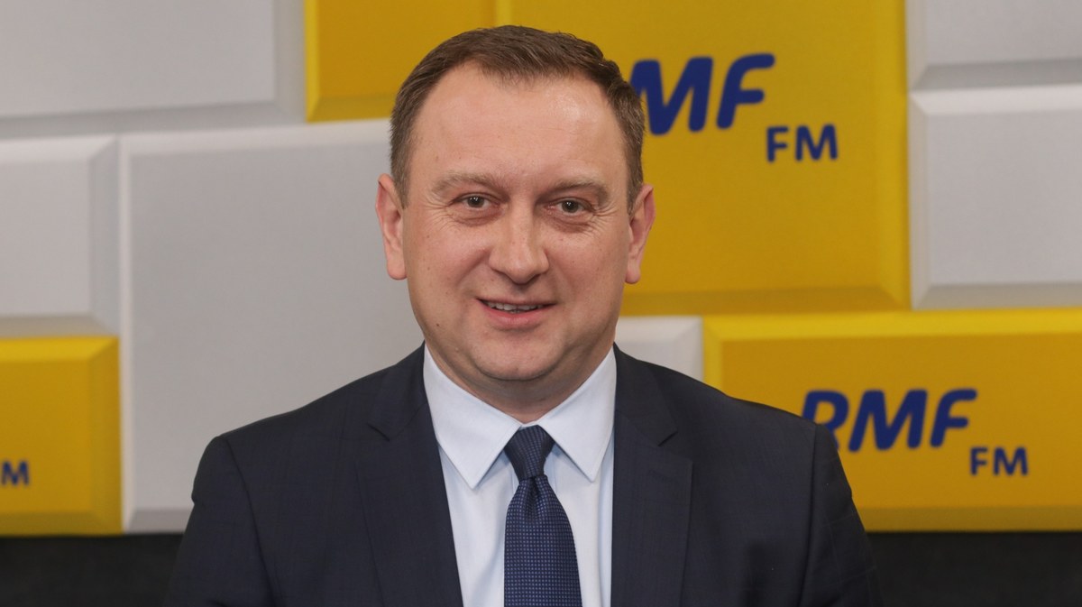 "Kilka milionów złotych wydamy na kampanię Roberta Biedronia" - mówi szef jego sztabu wyborczego Tomasz Trela. Pytany, skąd będą pochodziły te pieniądze, gość Marcina Zaborskiego odpowiada: Nie mamy subwencji jak PiS, czy PO. "Pieniądze będą pochodziły z SLD jako partii politycznej i liczymy na symboliczne wpłaty od obywateli" - tłumaczy. 