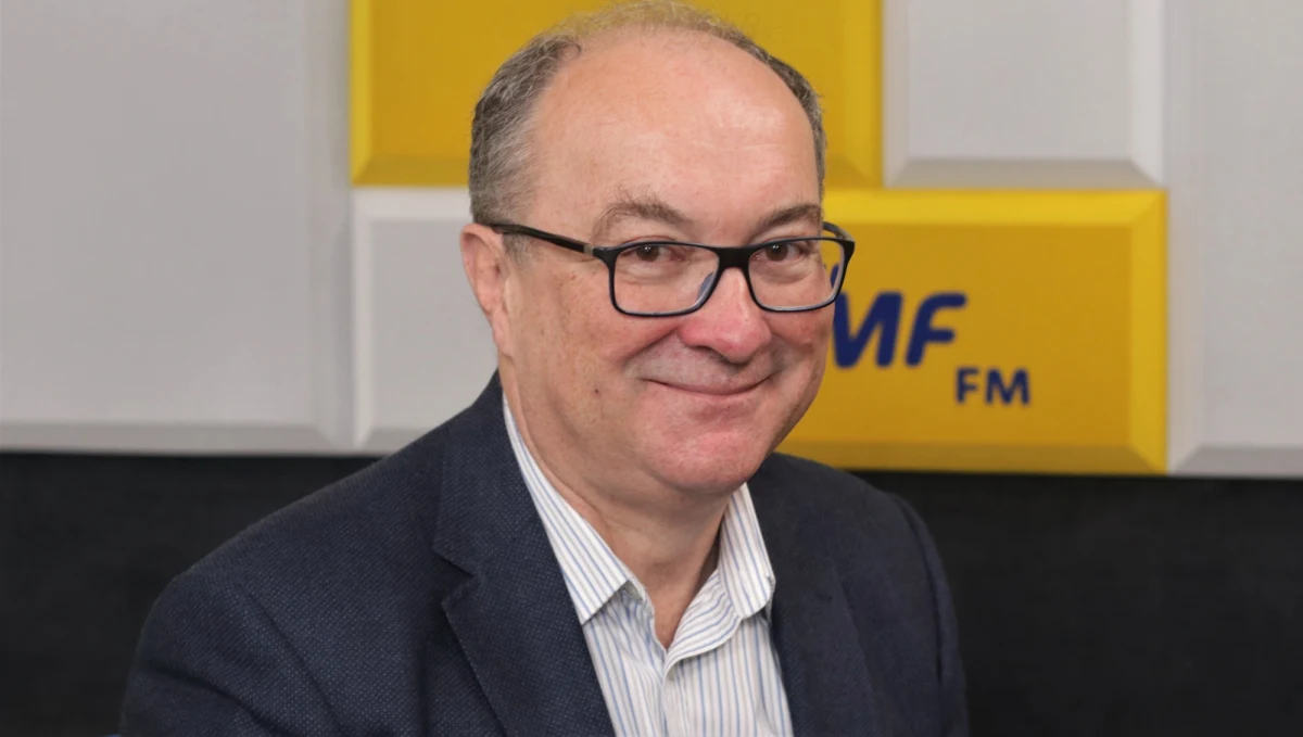 "Dwa tygodnie pan Biedroń jeździł po Polsce, obserwowaliśmy jak to wszystko wygląda, jak to powinno być organizowane. W pewnej chwili doszliśmy wszyscy do wniosku, że jeżeli się opiera kampanię, a tak robimy, na małych miastach i średnich, to potrzebne są nam bardzo dobrze działające struktury. Ponieważ SLD posiada struktury w 340 powiatach, w związku z tym doszliśmy do wniosku, że trzeba oprzeć ten cały proces na wehikule, który się nazywa SLD" - powiedział Włodzimierz Czarzasty, przewodniczący SLD w Porannej rozmowie w RMF FM.