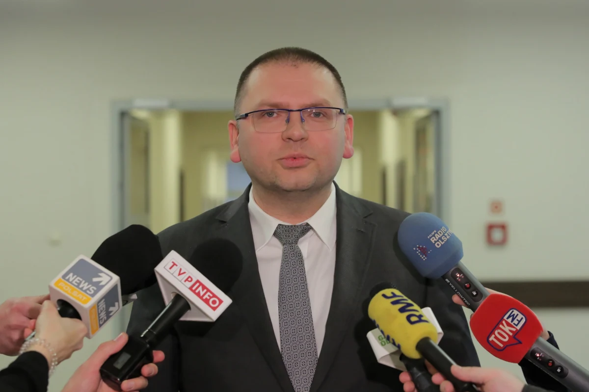 Zawiadomienie o popełnieniu przestępstwa polegającego na zniszczeniu dokumentów przez prezesa Sądu Rejonowego w Olsztynie Maciej Nawackiego złożyli do prokuratury olsztyńscy sędziowie. Pod zawiadomieniem podpisało się kilkadziesiąt osób - potwierdziła prokuratura.