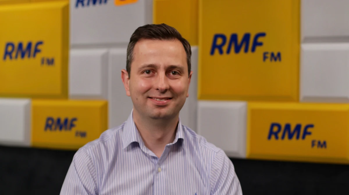 „Od lat mówię o wprowadzeniu pokoju i zakończeniu wojny polsko-polskiej. (…) Myślałem, że to jest autentyczne u Szymona Hołowni, a jednak to chyba tylko tak marketingowo, bo po jego pierwszym spocie widać, że on do tego nie dąży, że to jest wszystko trochę tak PR-owo napisane. (...) Wierzyłem w jego szczerość do tego spotu. Po spocie wydaje mi się, że wszystko jest podyktowane tylko i wyłącznie marketingiem politycznym" - powiedział w Porannej rozmowie w RMF FM Władysław Kosiniak-Kamysz kandydat PSL-u na prezydenta.