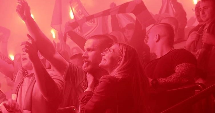 25 000 statystów, prawdziwe stadiony i wielkie, sportowe emocje. "Bad Boy" - największe wyzwanie w karierze Patryka Vegi i najbardziej spektakularny film o polskiej piłce, w kinach od 21 lutego. 